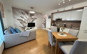 Thyke Apartment